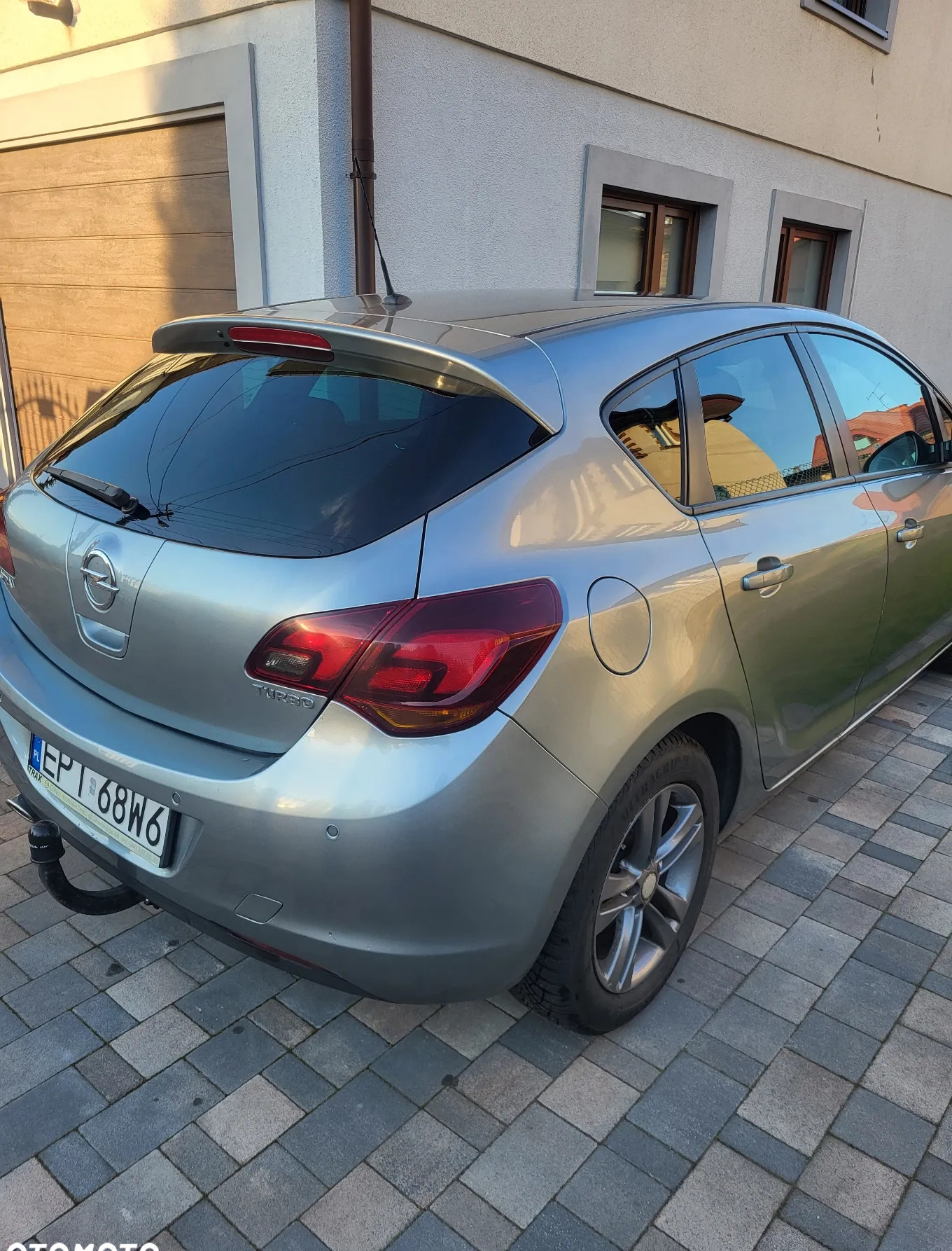 Opel Astra cena 22500 przebieg: 237600, rok produkcji 2011 z Sulejów małe 137